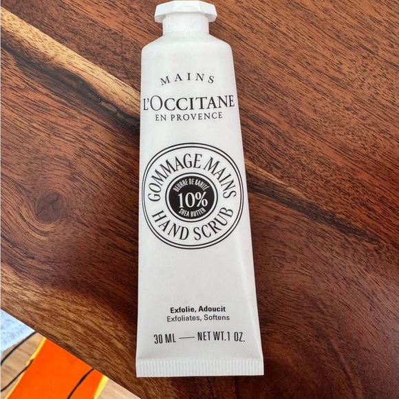 L'OCCITANE hand and foot cream plus hand scrub Gift Set - Picture 5 of 7